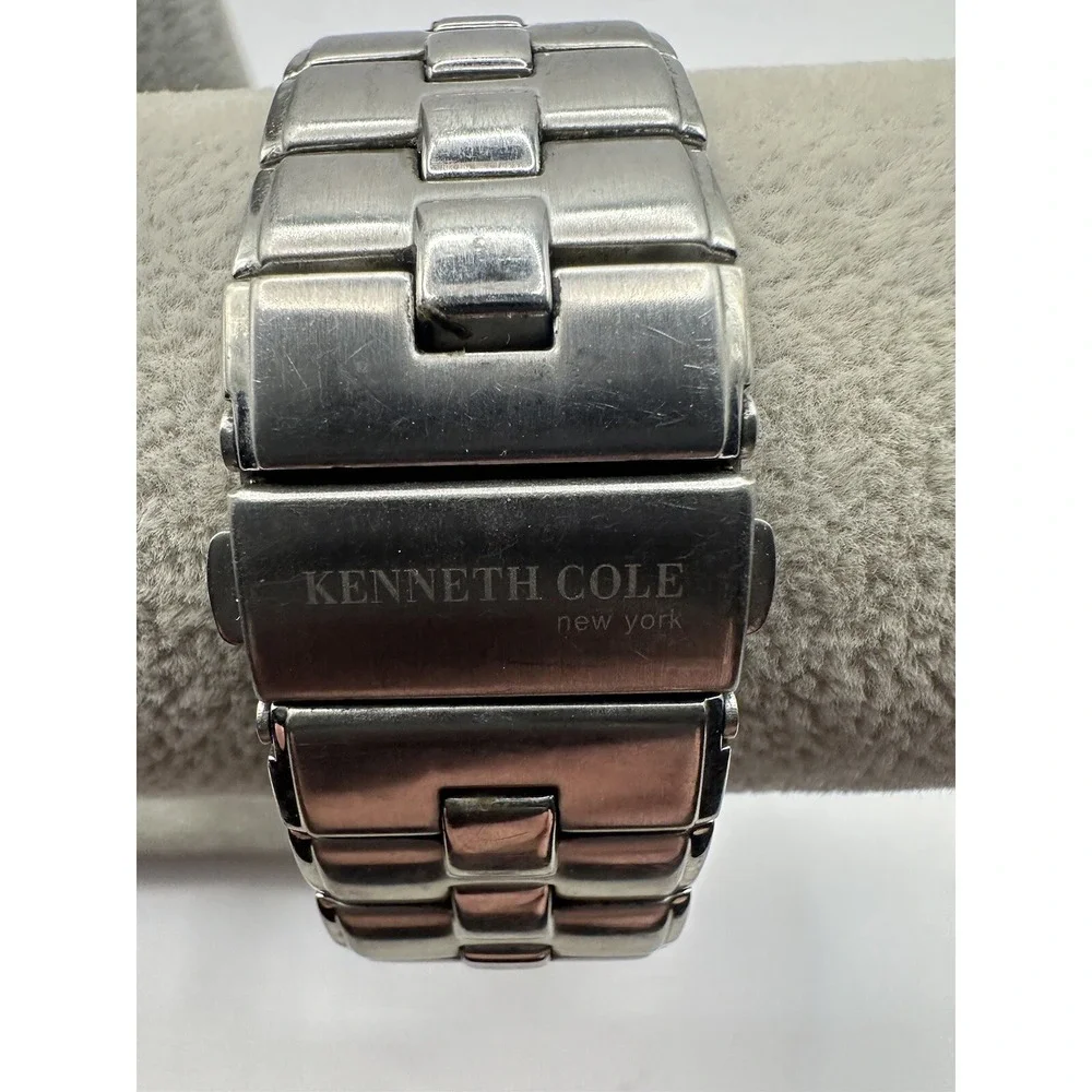 Kenneth Cole it has